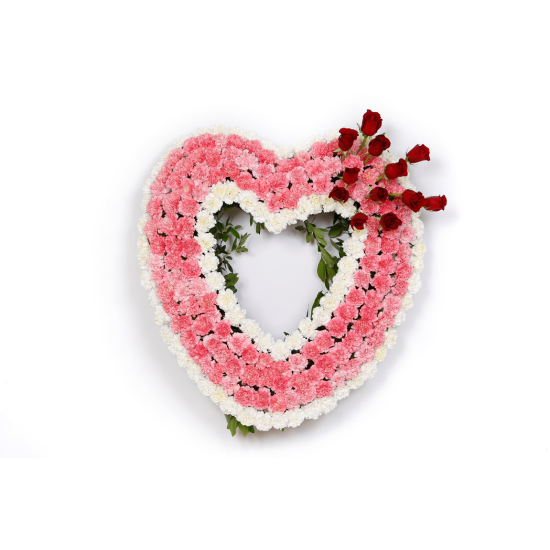 Arreglos funerarios. Corazón de claveles